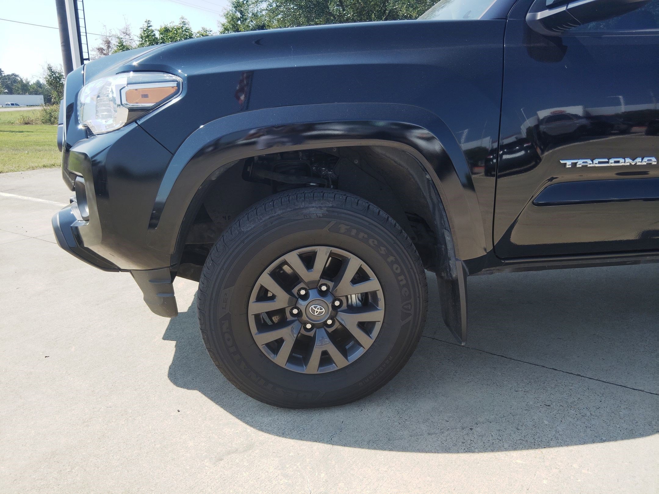2023 Toyota Tacoma SR5 photo 25
