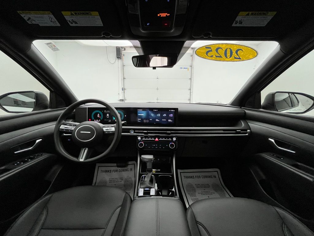 2025 Hyundai Santa Cruz SEL photo 2