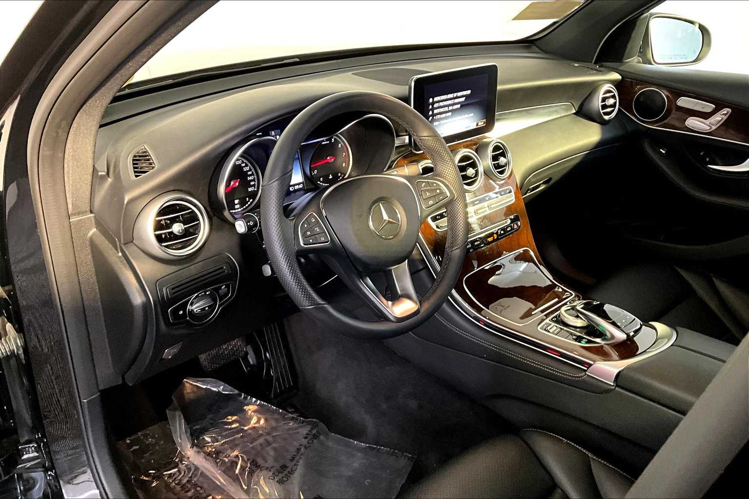 2019 Mercedes Benz GLC 300 4MATIC photo 14