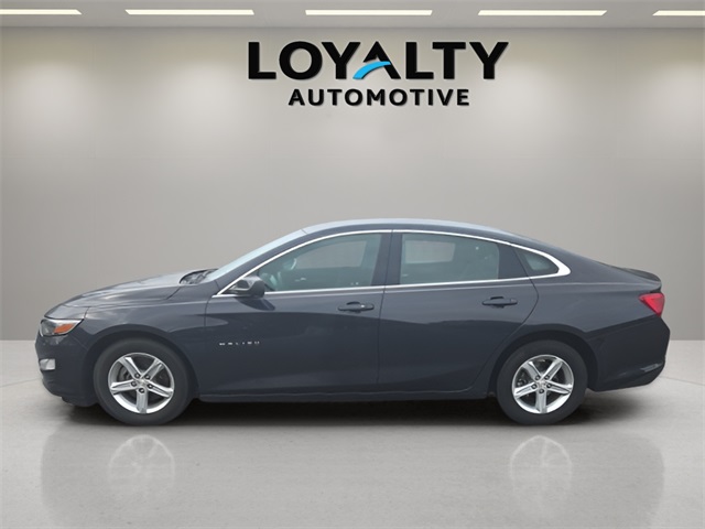 2023 Chevrolet Malibu 1LT photo 2