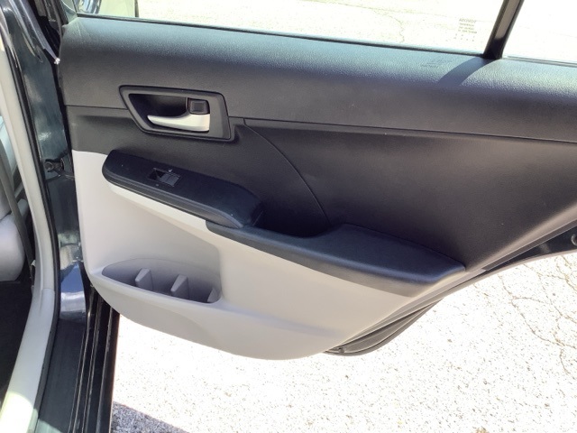 2012 Toyota Camry LE photo 22