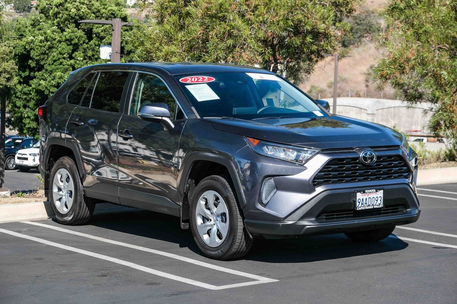 2022 Toyota RAV4 LE photo 3