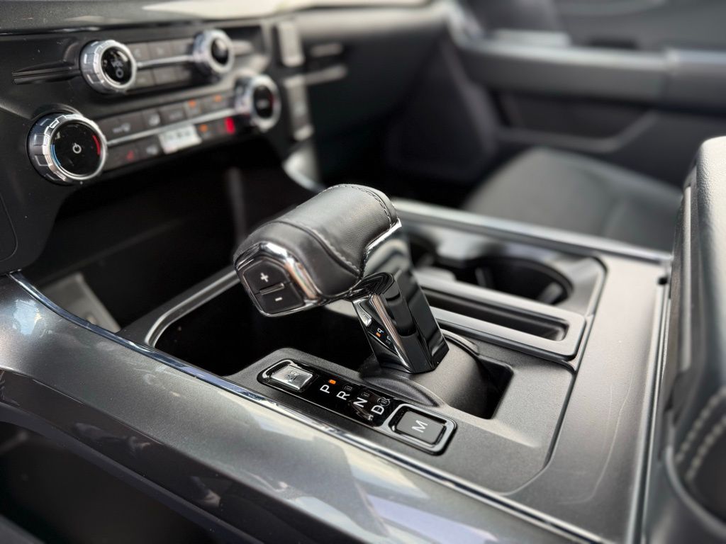 2022 Ford F-150 XLT photo 24