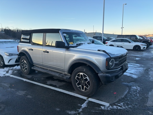 2023 Ford Bronco 4-Door Base's photo