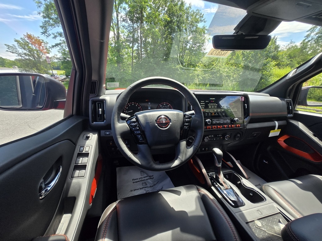 2025 Nissan Frontier PRO-4X photo 14