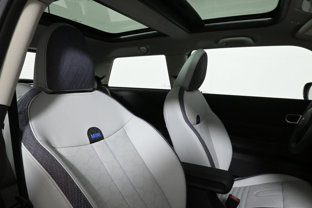 2025 Mini Cooper Hardtop 2 Door Signature photo 28