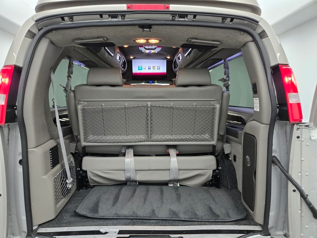 2023 Chevrolet Express photo 6