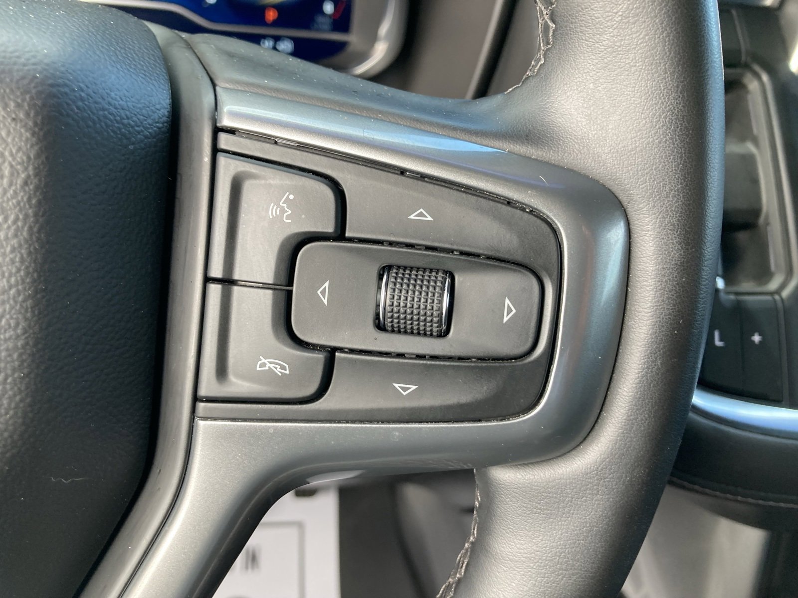 2024 Chevrolet Suburban Z71 photo 22