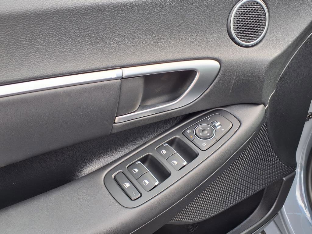 2025 Hyundai Sonata SEL Convenience photo 12
