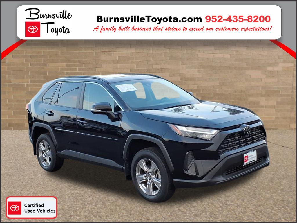 2022 Toyota RAV4 XLE's photo