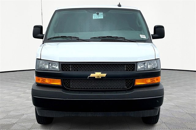 2025 Chevrolet Express Cargo 2500 Work photo 2