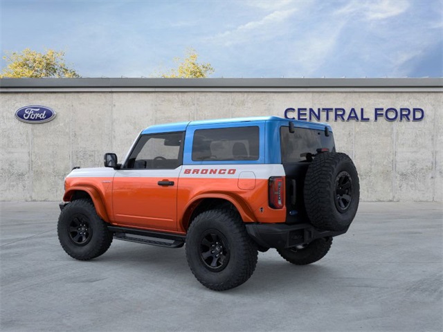 2025 Ford Bronco First Edition photo 3