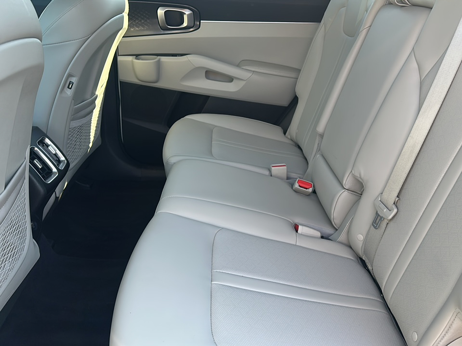 2021 Kia Sorento S photo 7