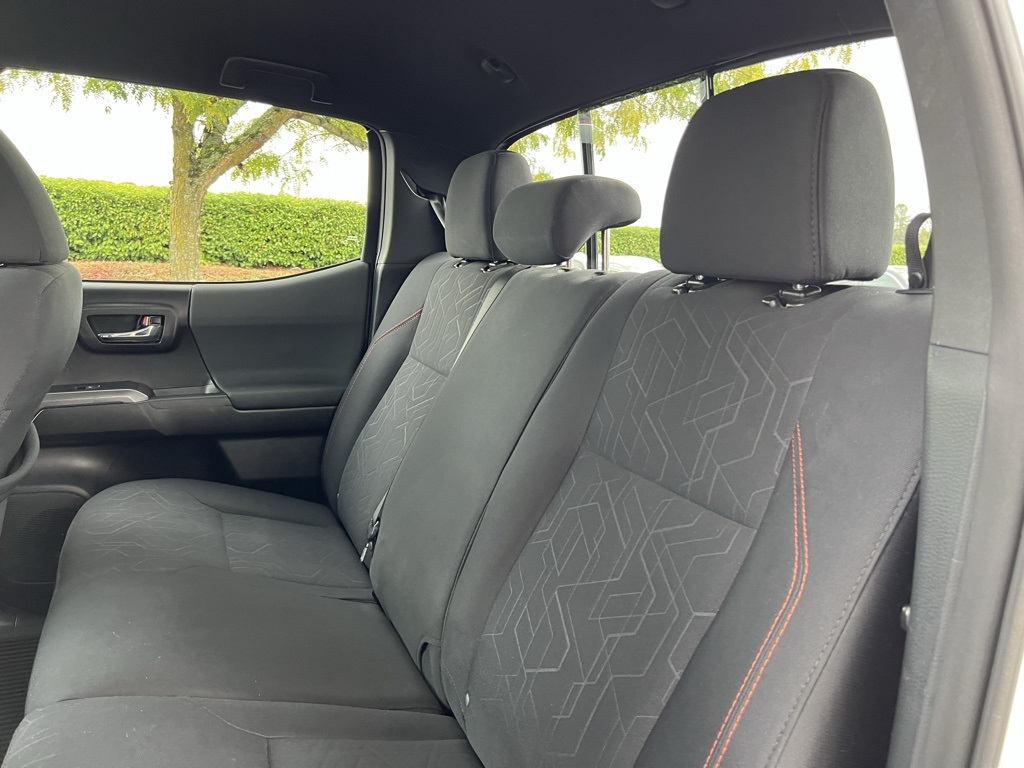 2020 Toyota Tacoma SR5 photo 24