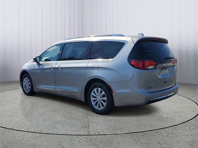 2019 Chrysler Pacifica Touring L photo 4
