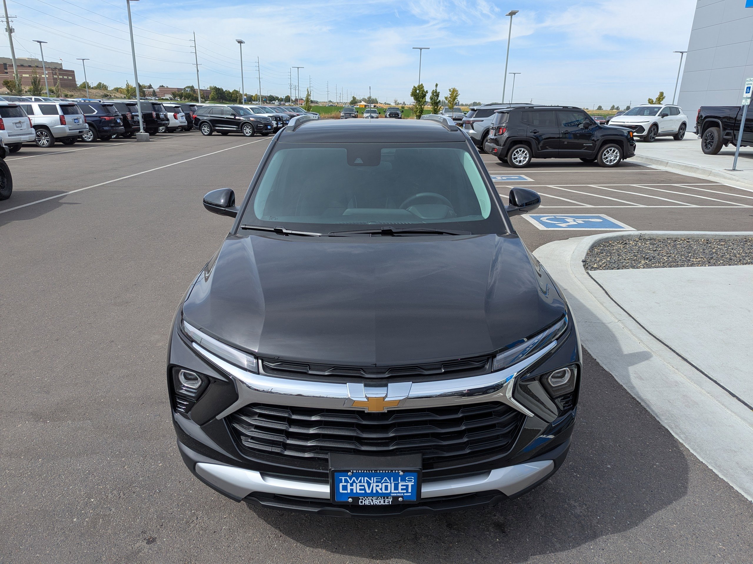 2026 Chevrolet Trailblazer LT photo 3