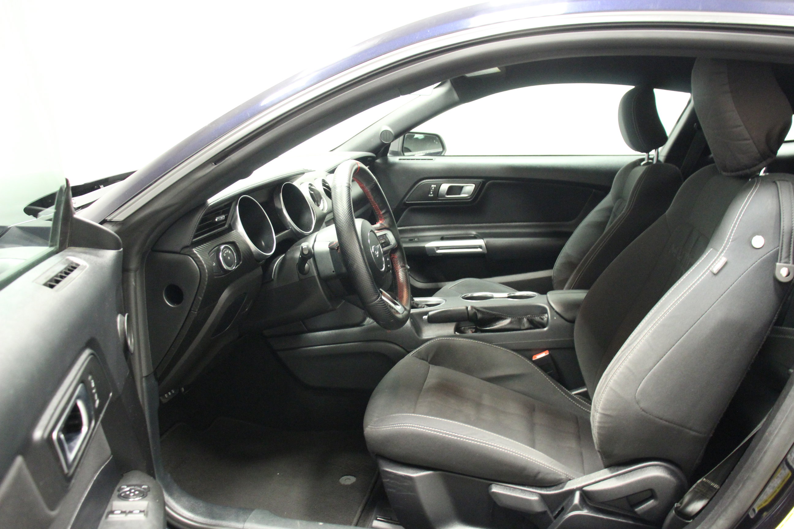 2021 Ford Mustang EcoBoost photo 11