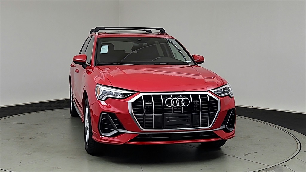 2022 Audi Q3 S line Premium Plus photo 2
