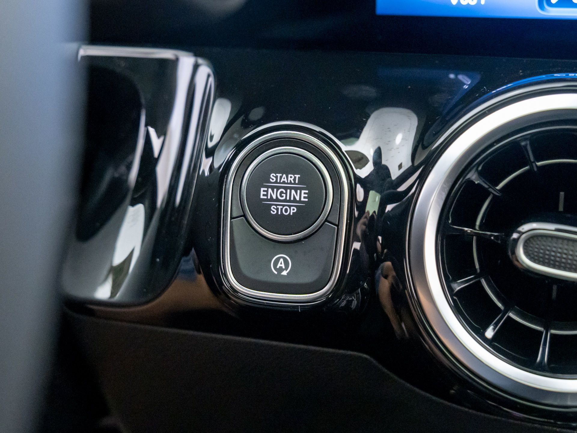 2026 Mercedes Benz GLA 250 4MATIC photo 16