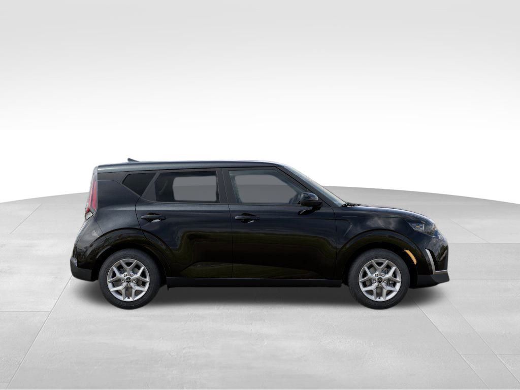 2025 Kia Soul LX photo 7