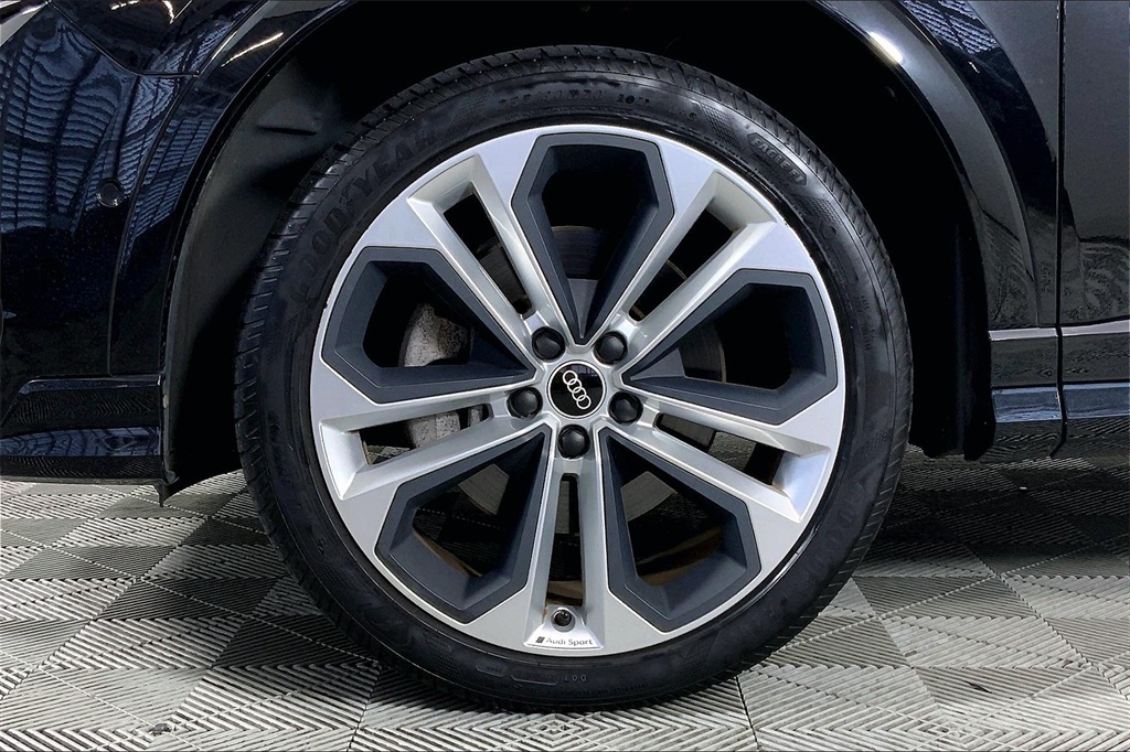 2021 Audi Q3 S line Premium Plus photo 8