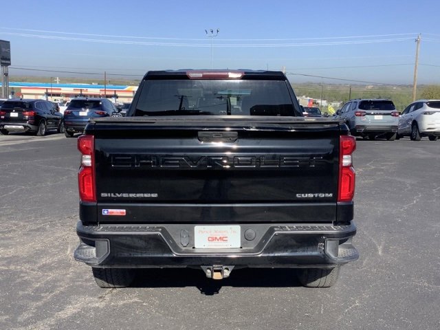 2021 Chevrolet Silverado 1500 Custom photo 4