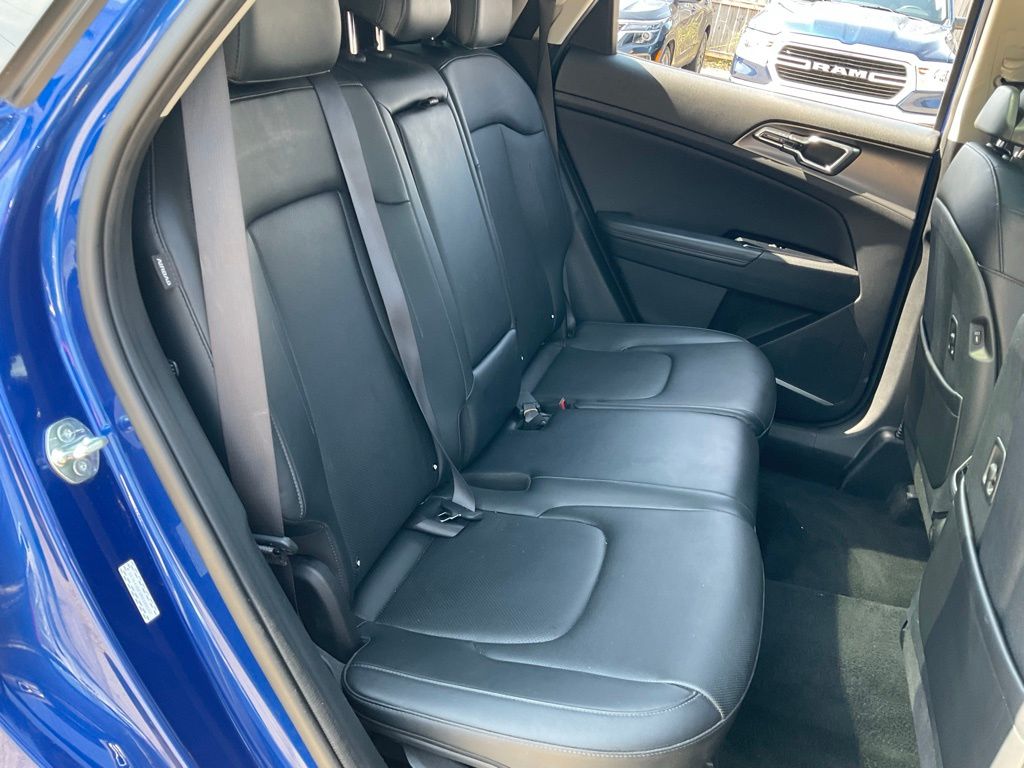 2024 Kia Sportage SX photo 19
