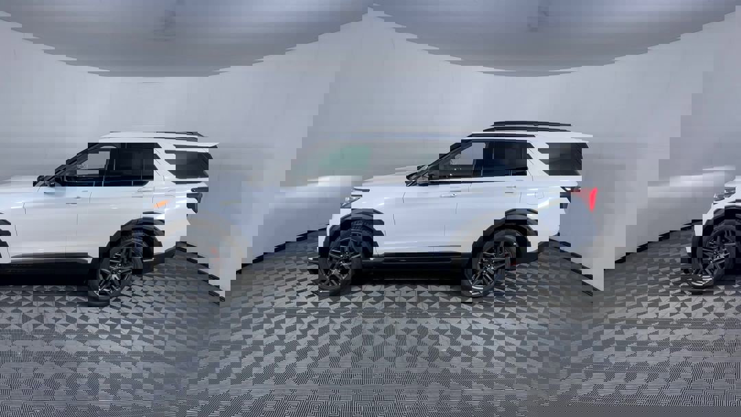 2025 Ford Explorer ST photo 5