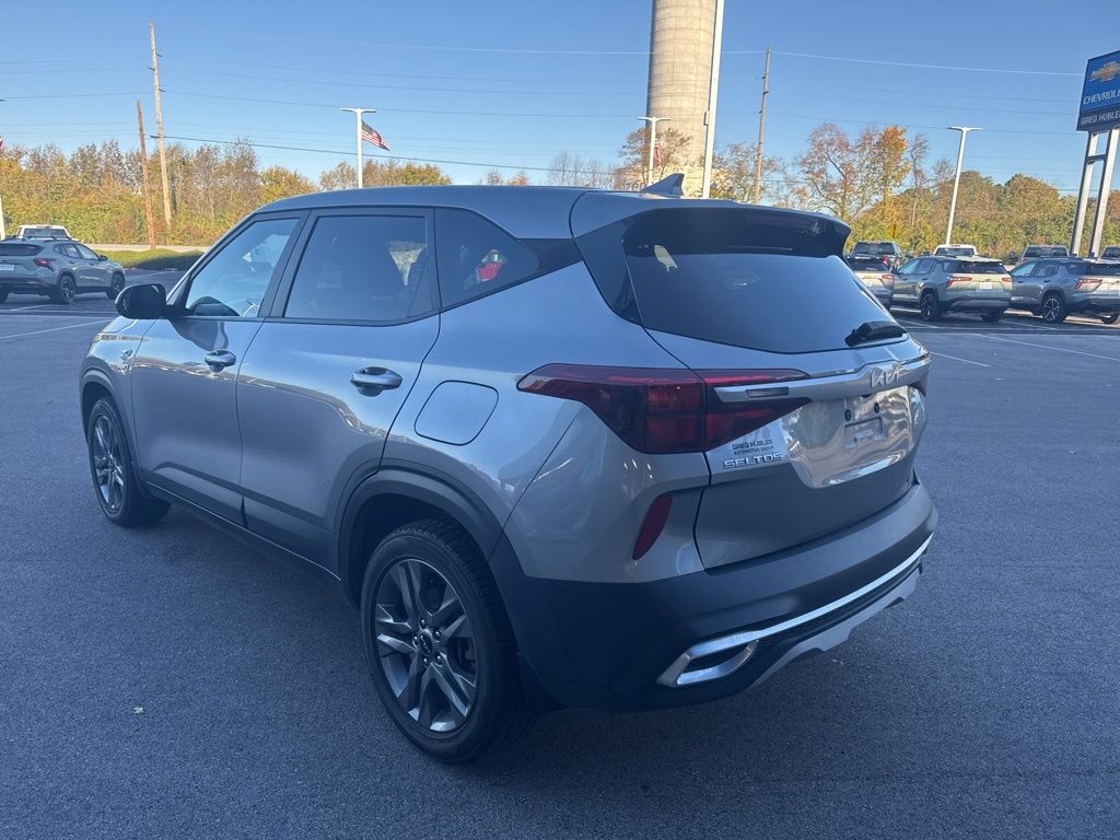 2022 Kia Seltos LX photo 4