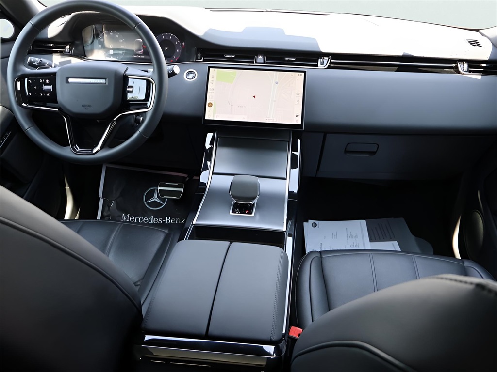 2024 Land Rover Range Rover Evoque Dynamic SE photo 11