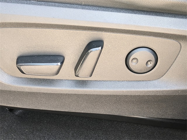 2022 Nissan Pathfinder SL photo 17