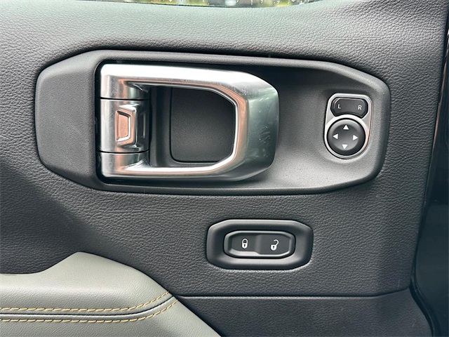 2025 Jeep Gladiator Mojave photo 16