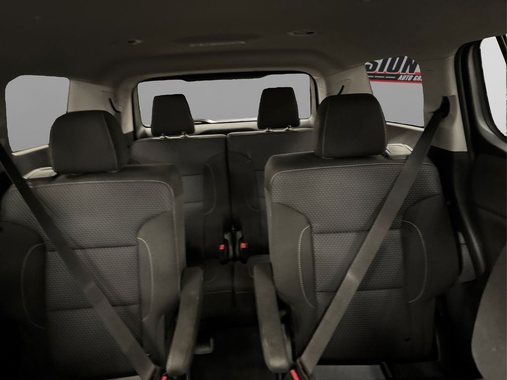 2023 Gmc Acadia SLE photo 17