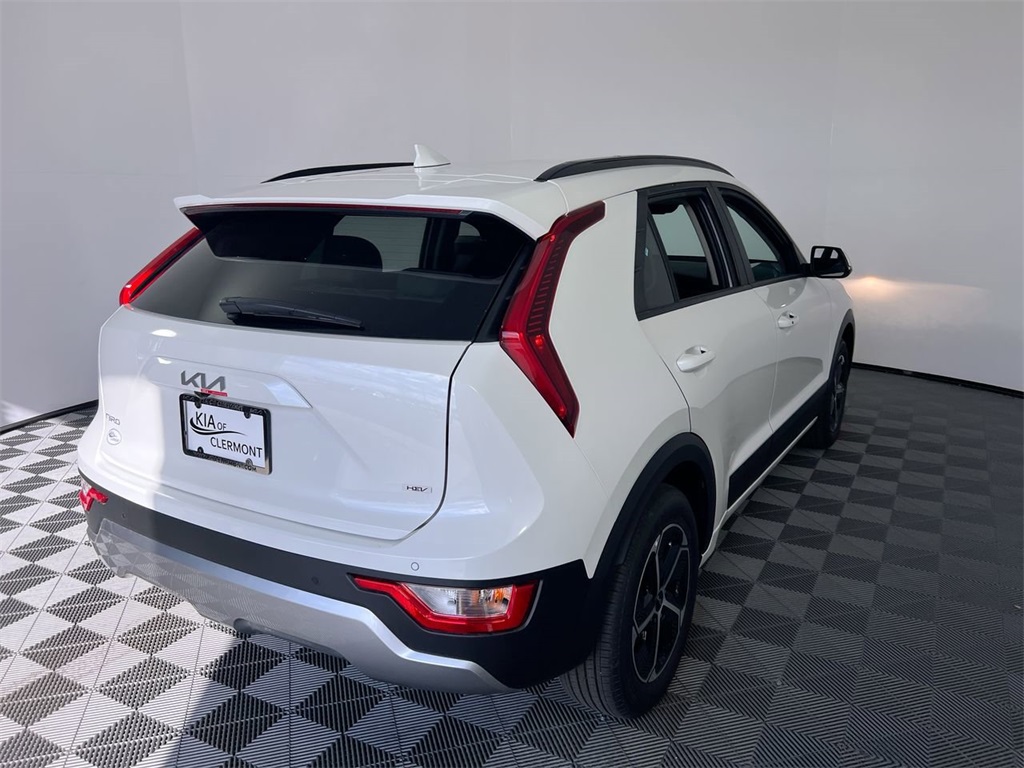 2026 Kia Niro EX photo 2