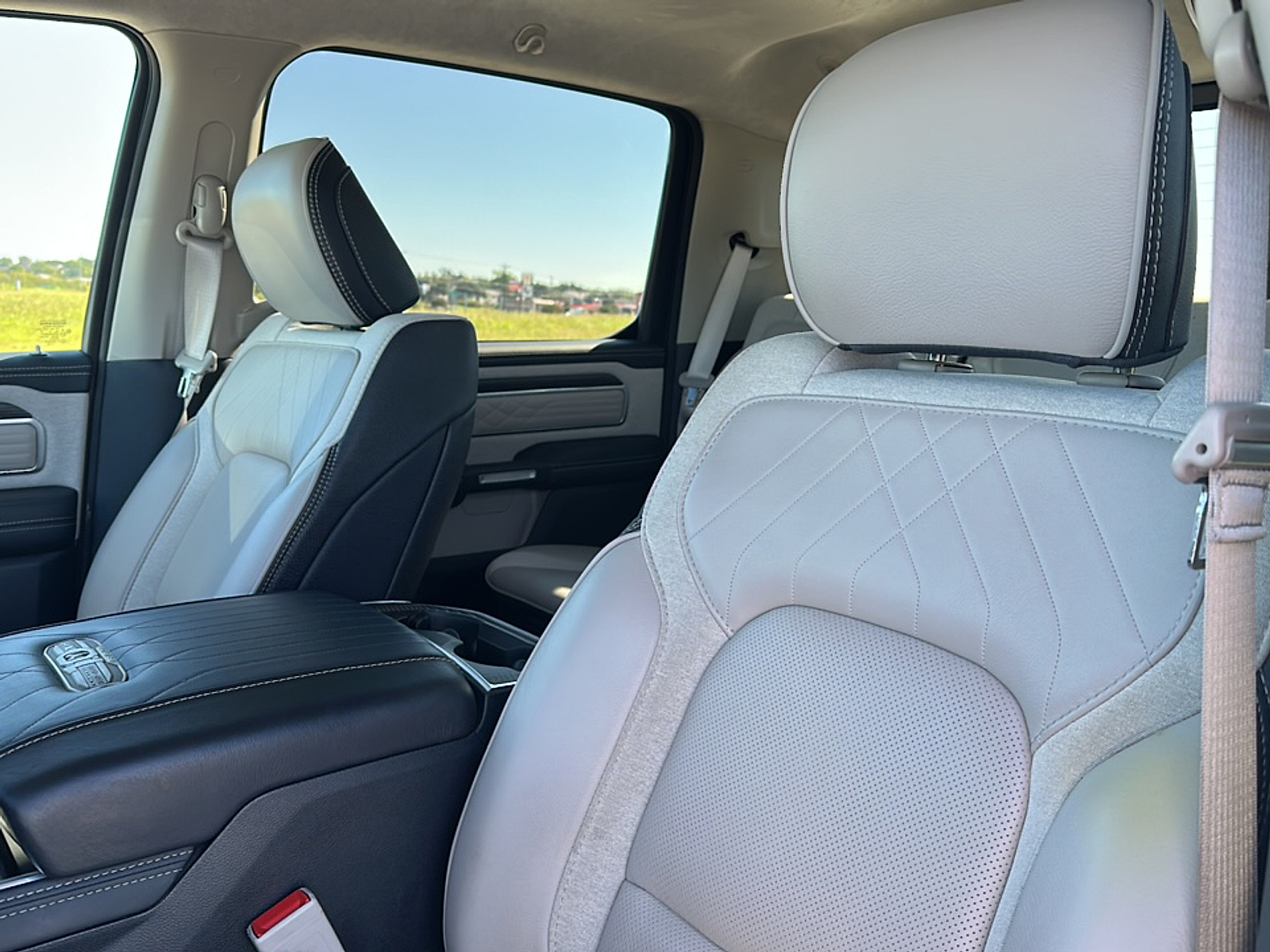 2022 Ram 1500 Limited photo 3