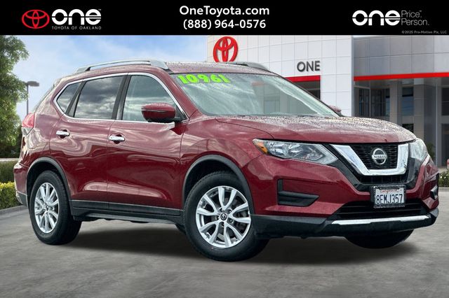 2018 Nissan Rogue SV's photo