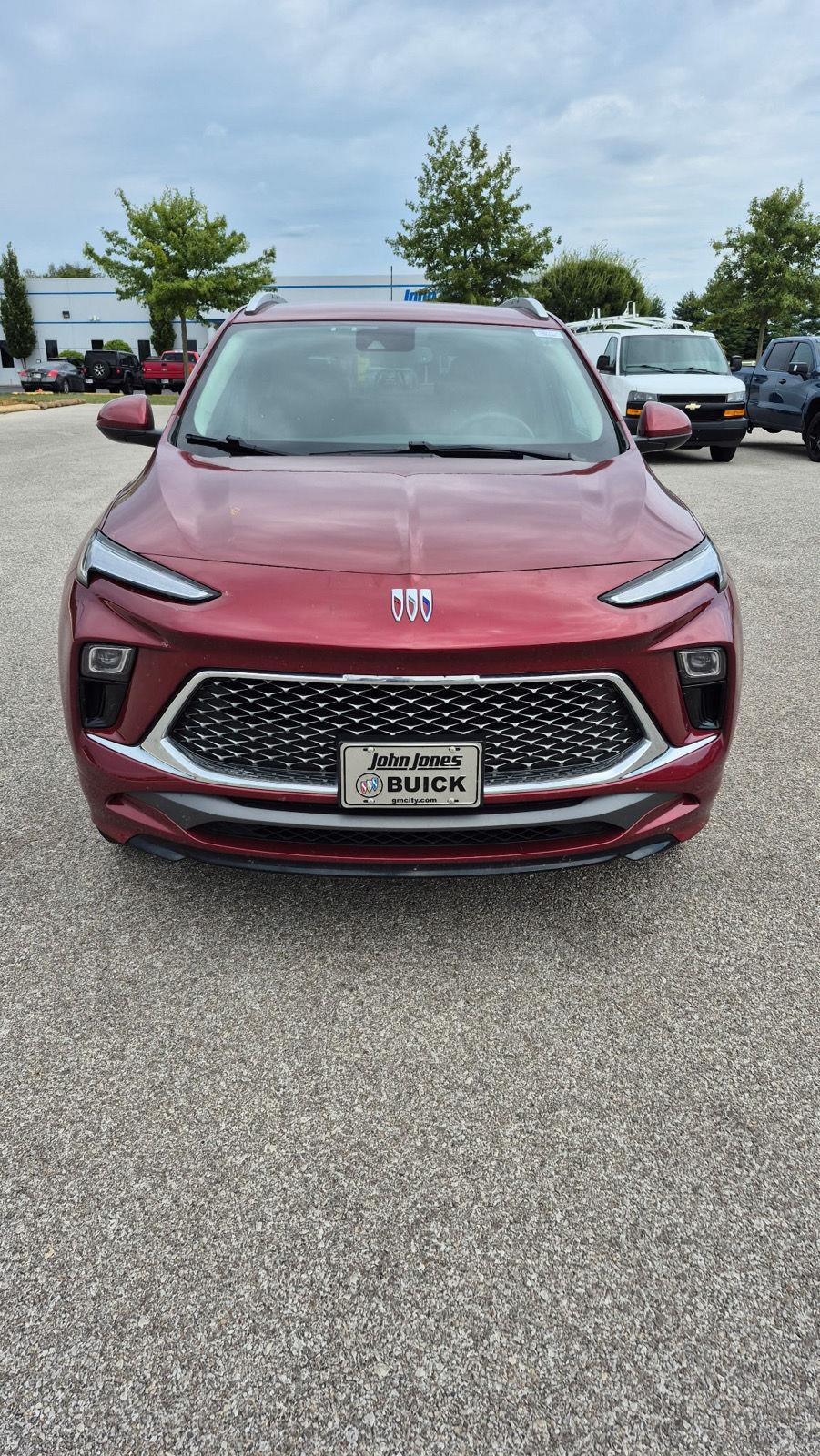 2024 Buick Encore GX Avenir photo 2