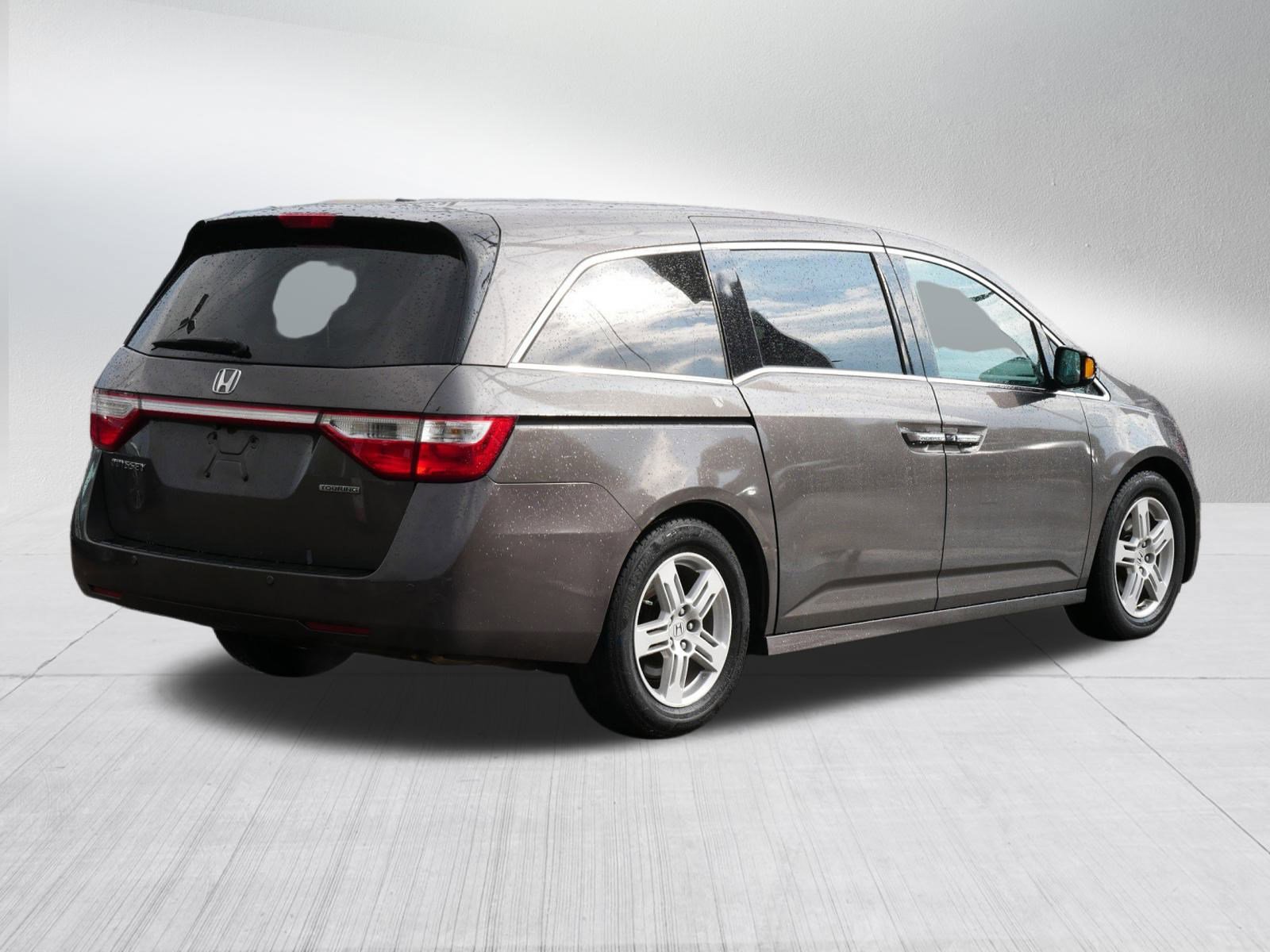 2013 Honda Odyssey Touring photo 7