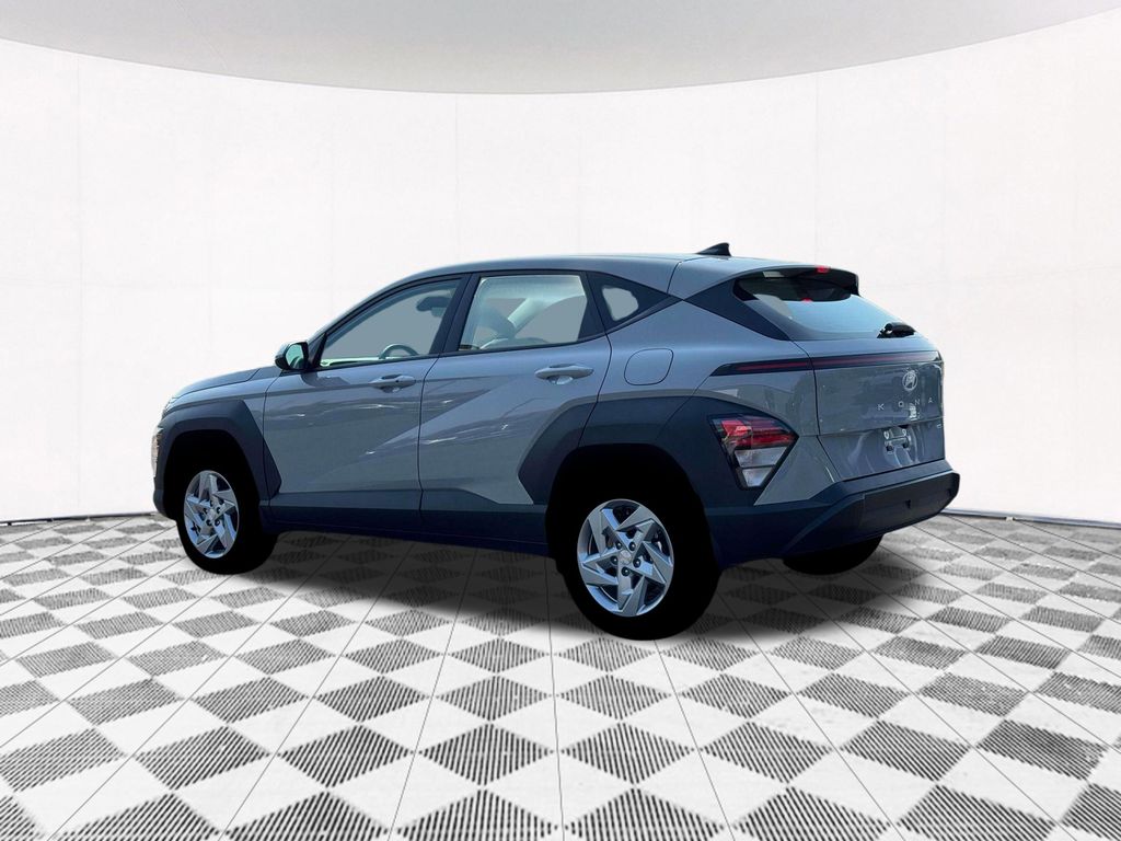 2026 Hyundai Kona SE photo 2