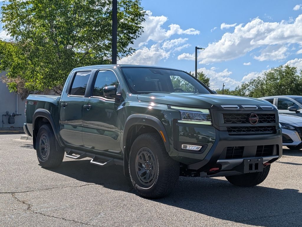 2025 Nissan Frontier PRO-4X's photo