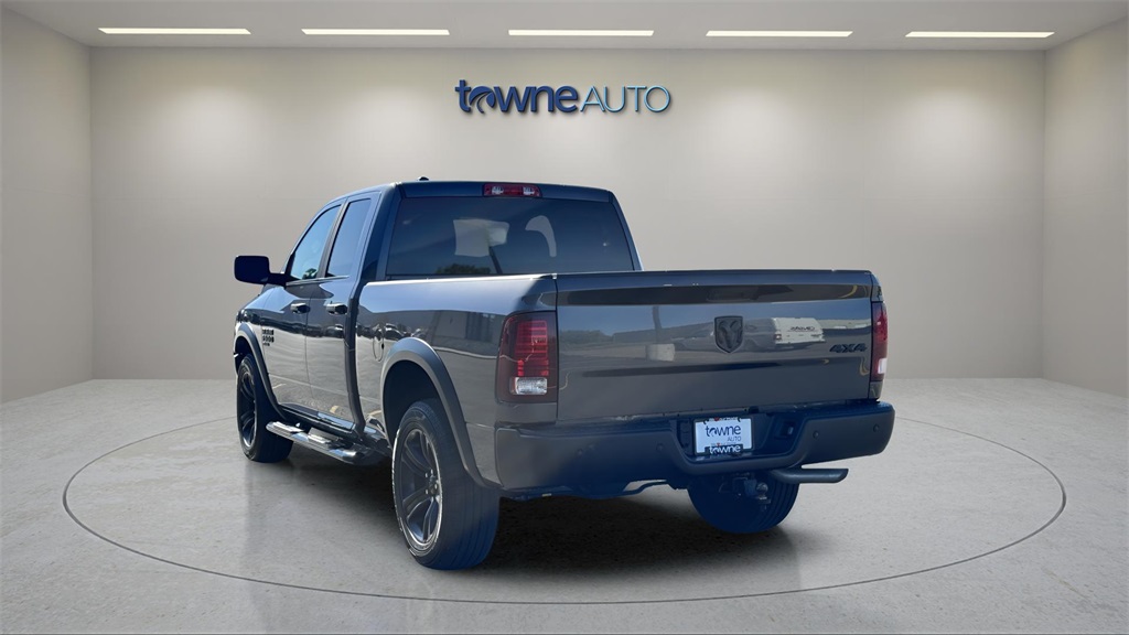 2022 Ram 1500 Classic Warlock photo 2