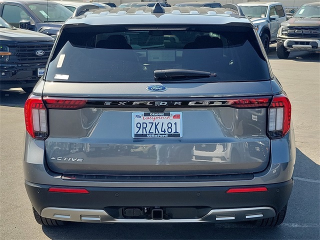 2025 Ford Explorer photo 18