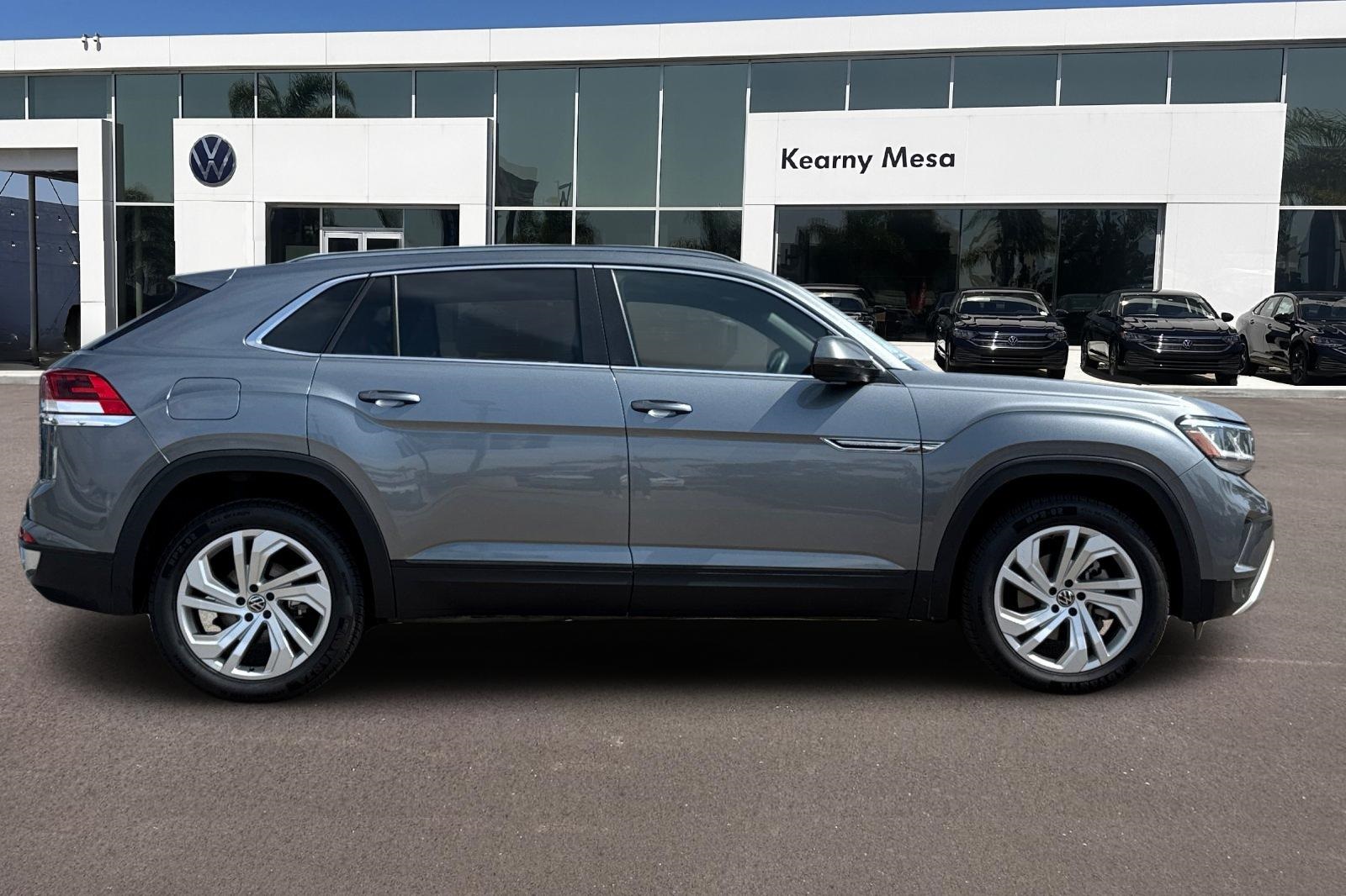 2021 Volkswagen Atlas Cross Sport SEL photo 3