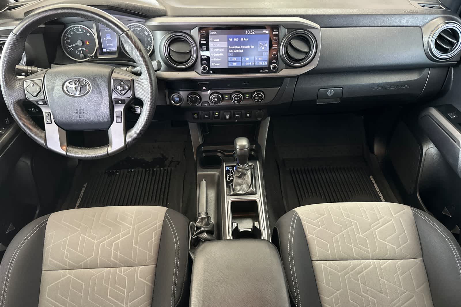2020 Toyota Tacoma TRD photo 3