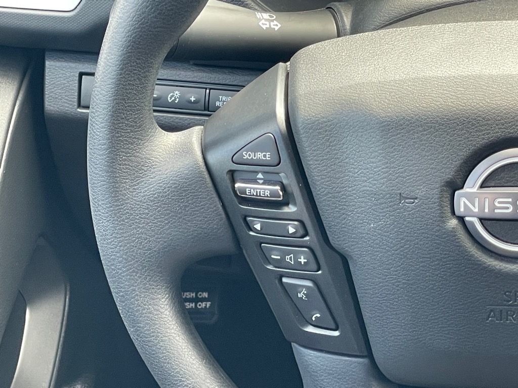 2024 Nissan Frontier SV photo 13