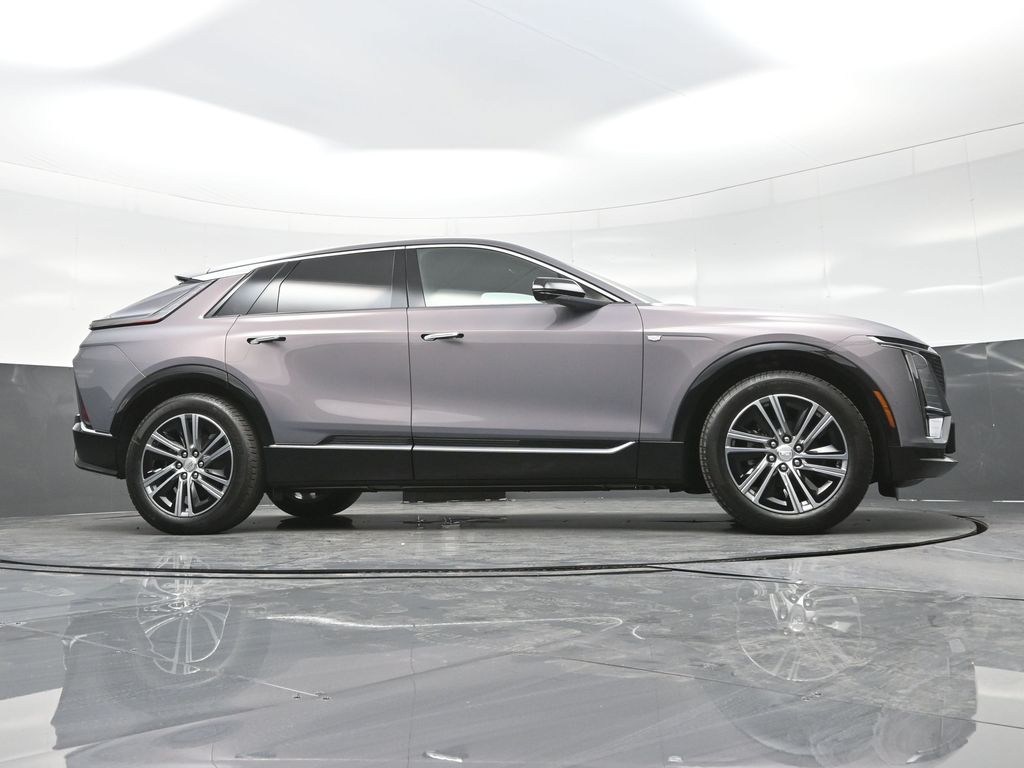 2025 Cadillac Lyriq Luxury photo 23