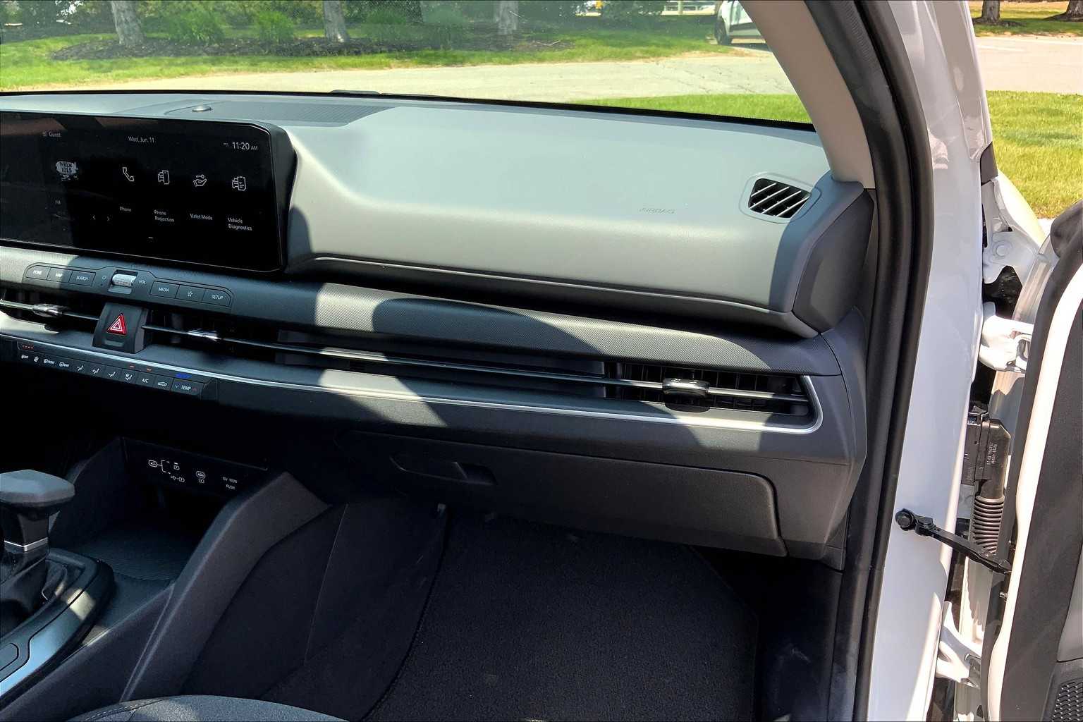 2025 Kia K4 LXS photo 16