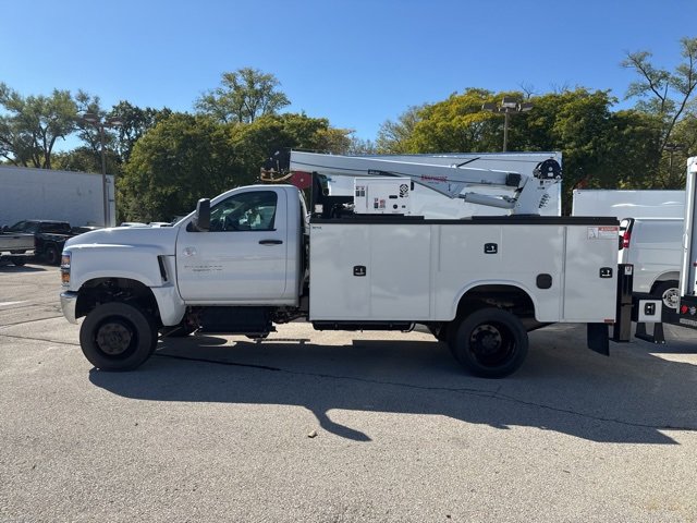 2024 Chevrolet Silverado 6500HD Work Truck photo 2