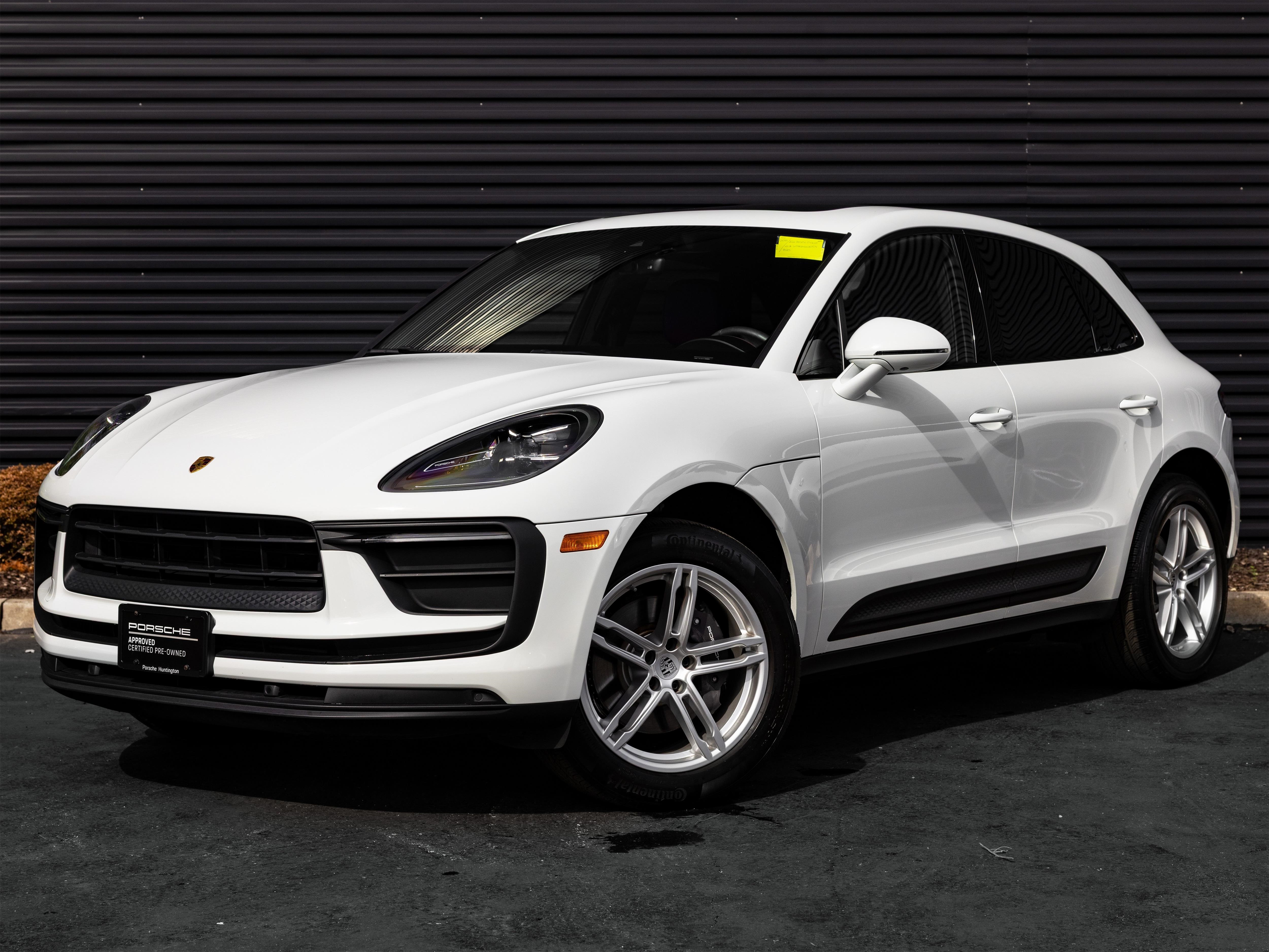 2022 Porsche Macan Base