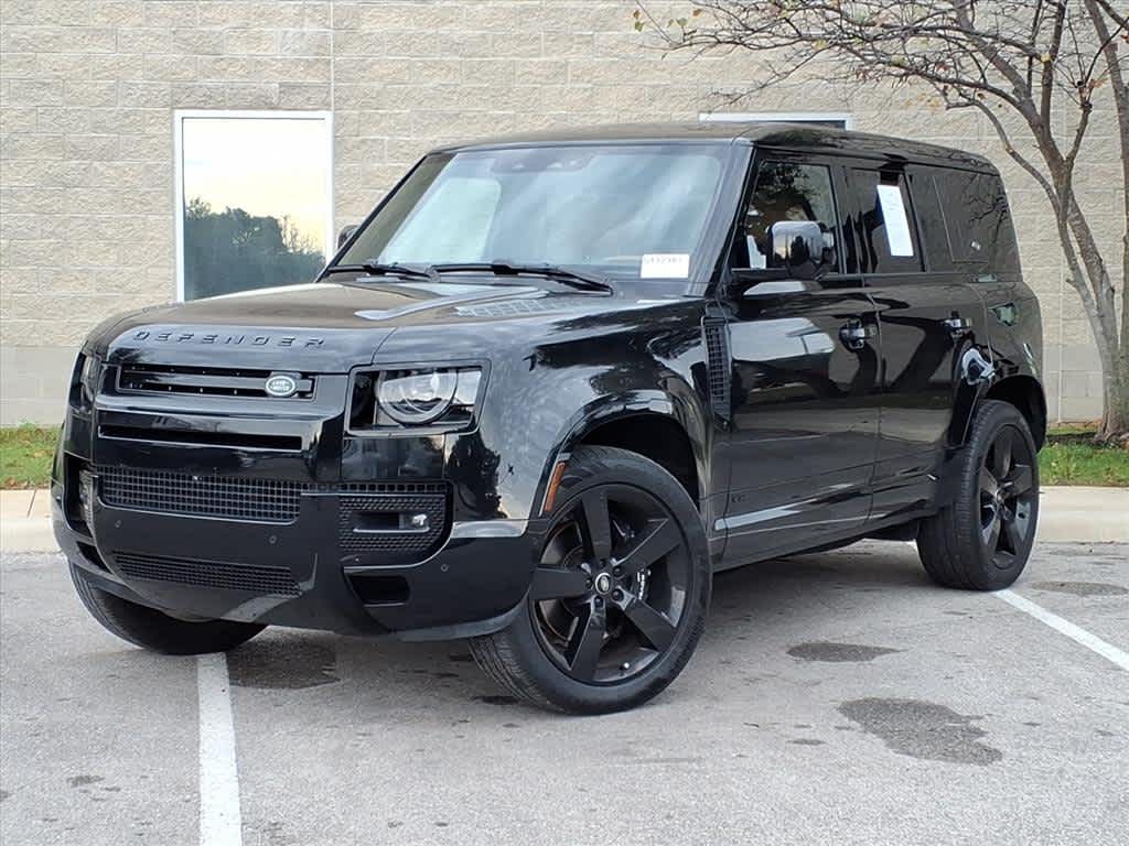 2024 Land Rover Defender Base's photo